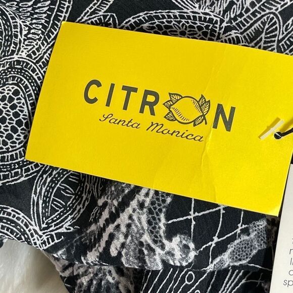 Citron Santa Monica Black Print Frog Closure Top - Picture 4 of 11